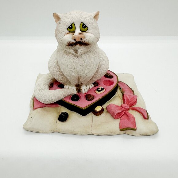 Vtg Comic Curious Cats Persian Cat Chocolate Candy Heart Anniversary Figurine - Picture 1 of 8